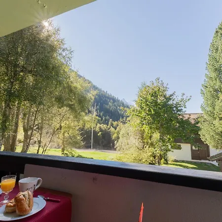 아파트 T4 Familial A Chamonix, Avec Parking Et Pres Des Grand Montets 샤모니